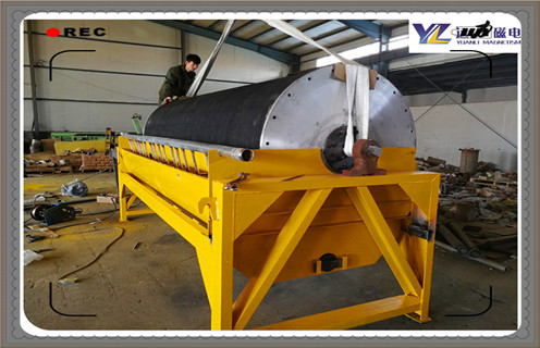 干式磁选机,河南干粉立式磁选机_合理选购河南干粉立式磁选机_HUANQIU.COM环球体育(中国大陆)科技公司生产厂家 干式磁选机,河南干粉立式磁选机_合理选购河南干粉立式磁选机_HUANQIU.COM环球体育(中国大陆)科技公司生产厂家